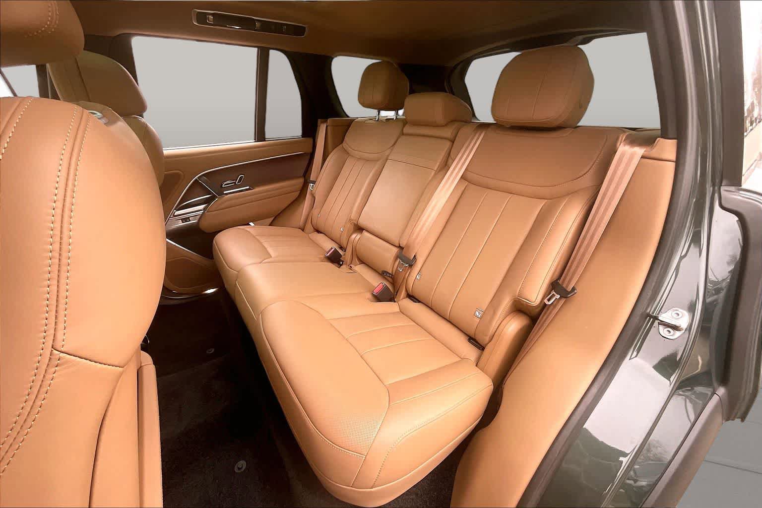 Used 2025 Land Rover Range Rover SE AWD/4WD image 19
