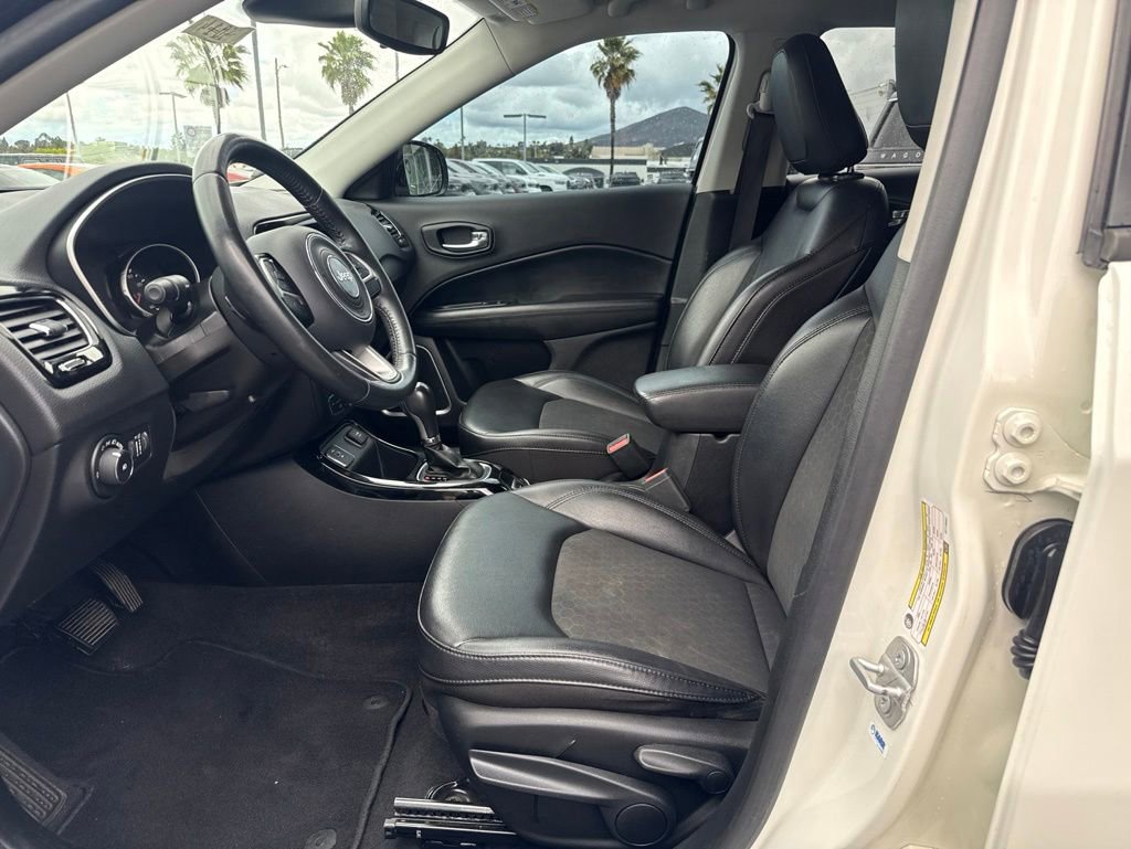 Certified 2019 Jeep Compass Latitude FWD image 13