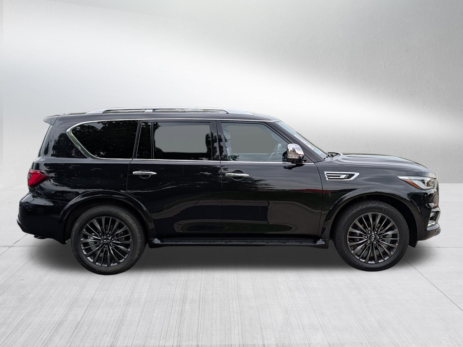 Certified 2022 INFINITI QX80 Sensory w/ Cargo Package AWD/4WD image 8