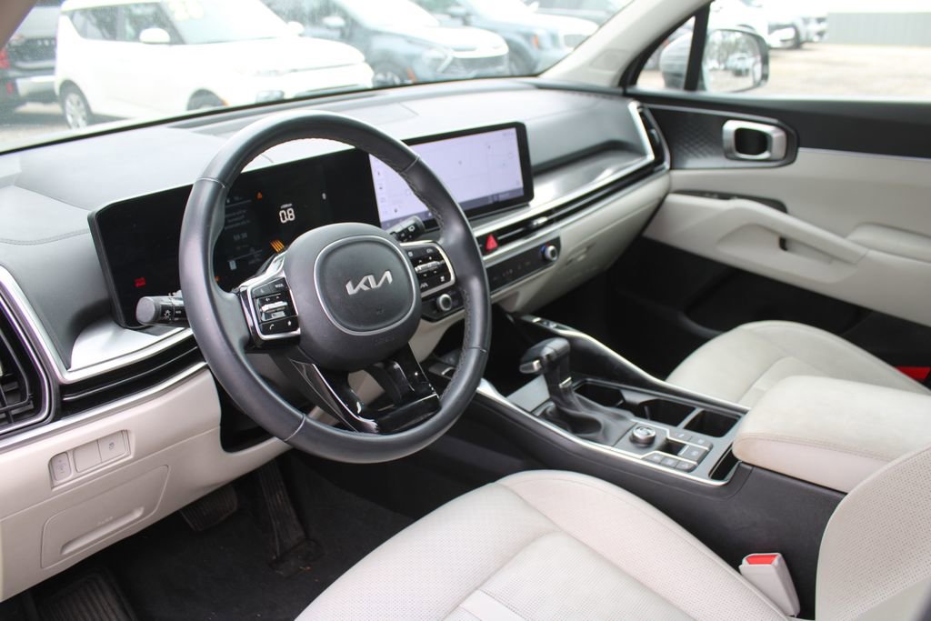 Certified 2025 Kia Sorento S w/ Panoramic Sunroof Package image 22