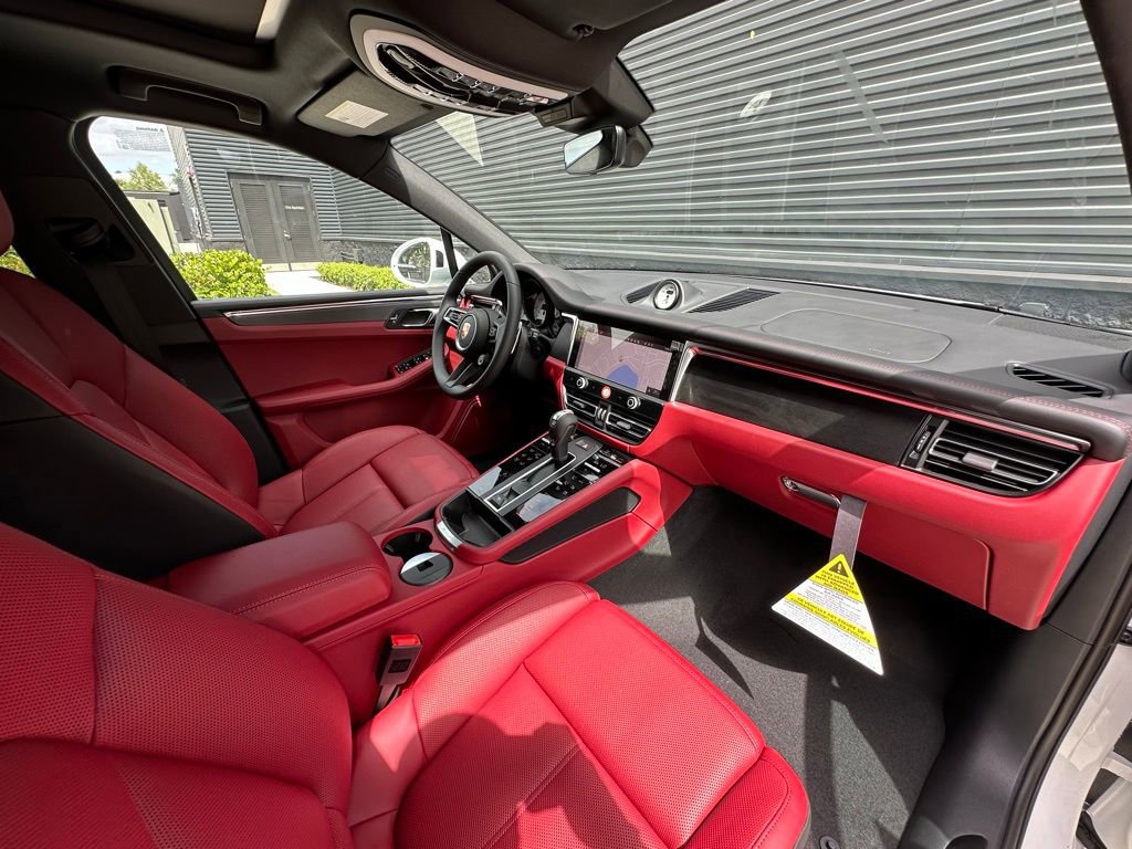 Used 2025 Porsche Macan GTS image 37