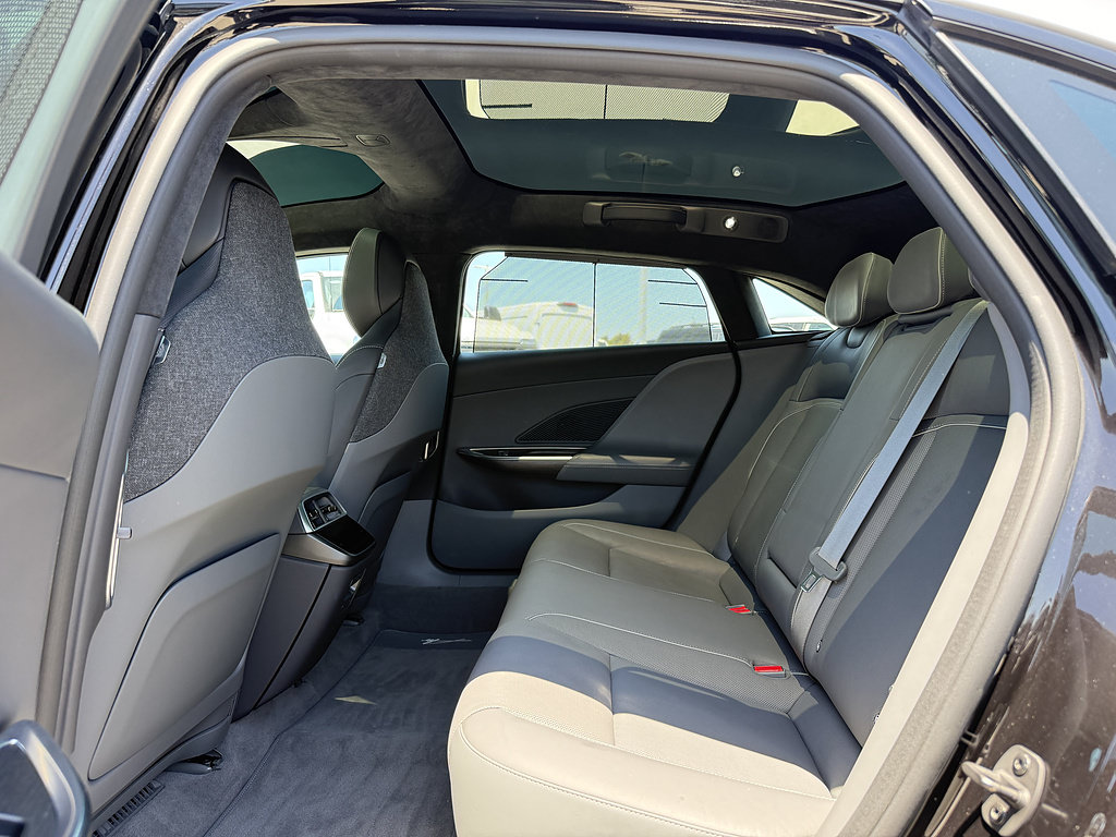 Used 2025 Lucid Air Touring AWD/4WD image 6