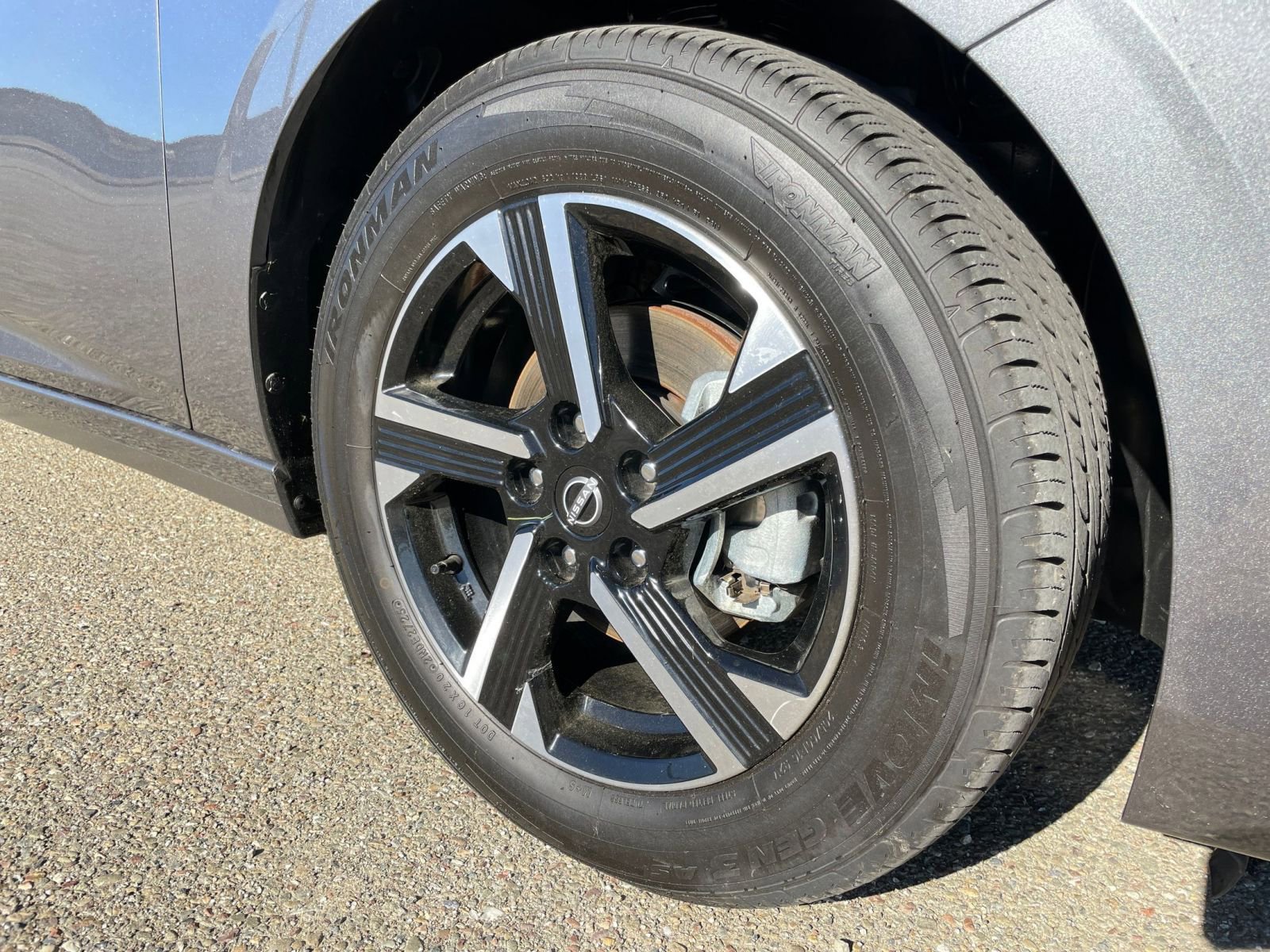 Used 2025 Nissan Sentra SV image 29