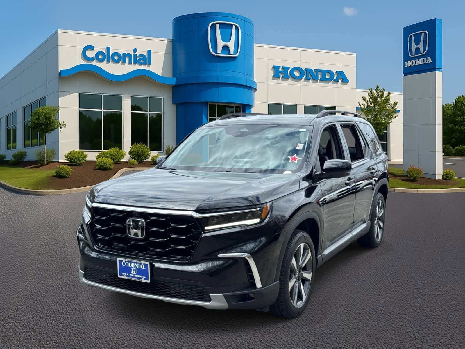Used 2025 Honda Pilot Elite image 1
