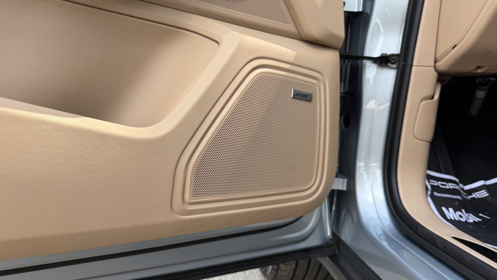 Certified 2026 Porsche Macan Turbo AWD/4WD image 22