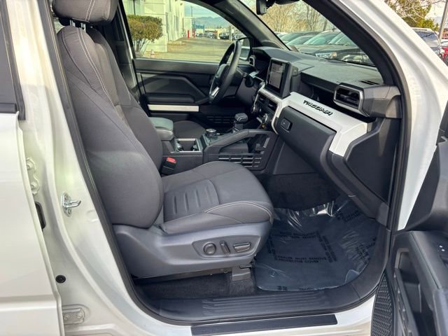 Used 2024 Toyota Tacoma TRD Off-Road image 33