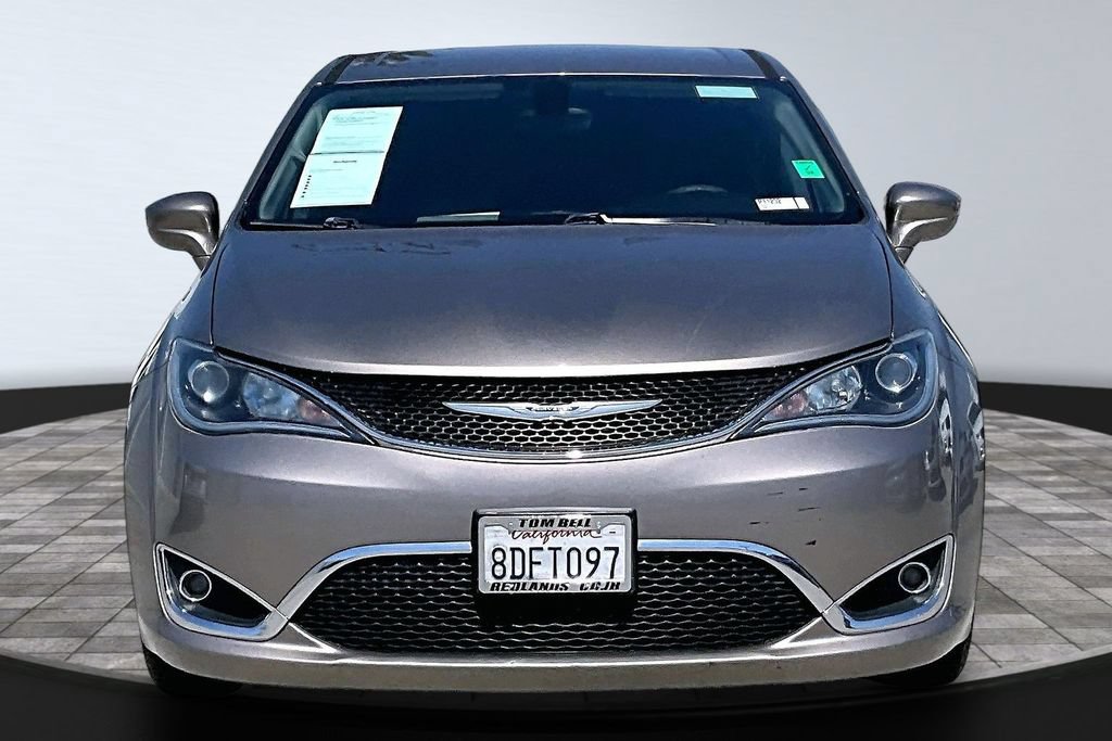 Used 2018 Chrysler Pacifica Touring Plus w/ Tire & Wheel Group FWD image 28