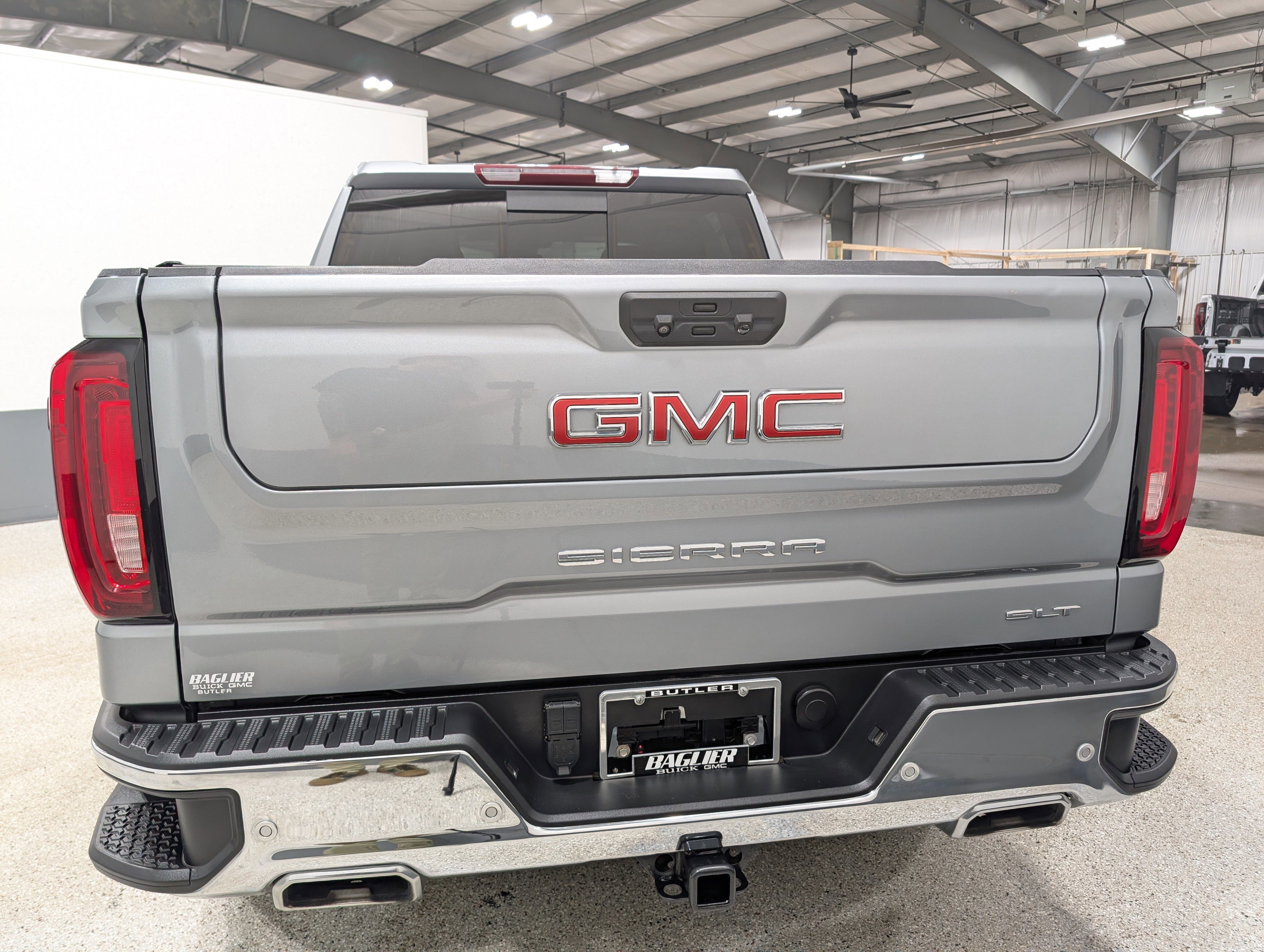 Used 2023 GMC Sierra 1500 SLT w/ SLT Premium Plus Package image 4