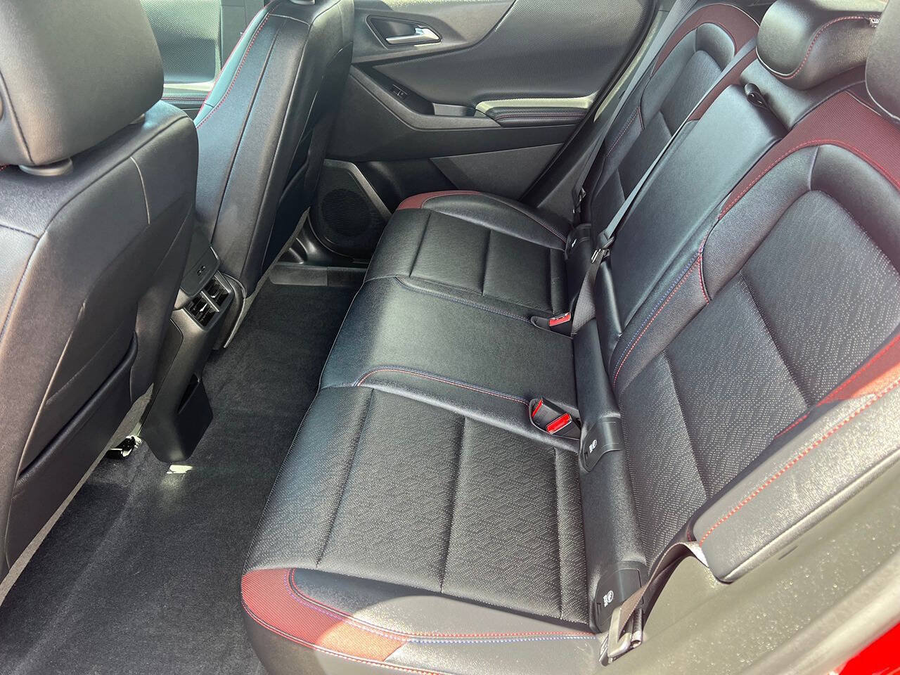 Used 2026 Chevrolet Equinox RS w/ LPO, Floor Liner Package FWD image 11