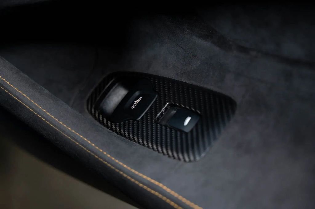 Used 2020 McLaren 600LT Spider image 37