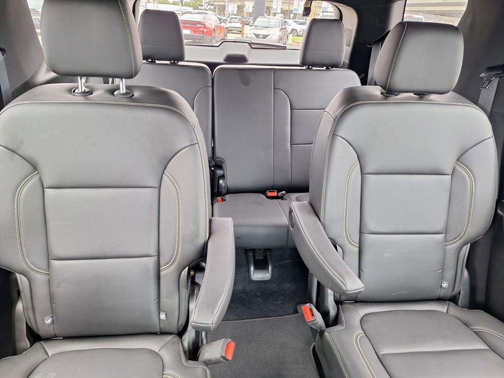 Used 2023 Chevrolet Traverse LT image 30