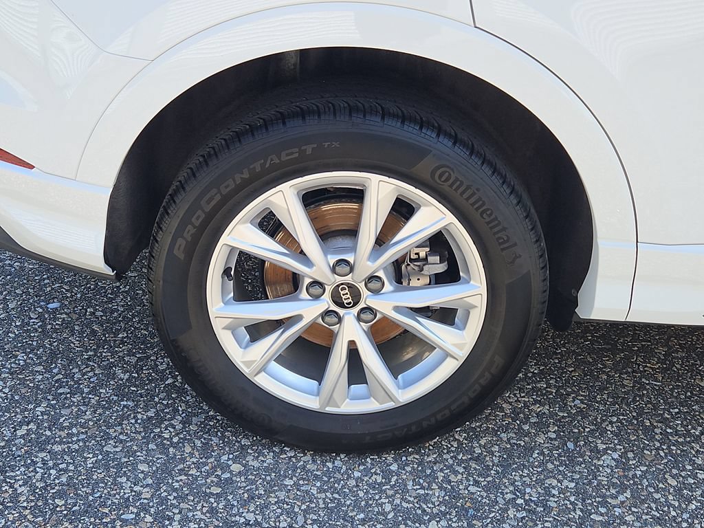 Certified 2025 Audi Q3 2.0T Premium Plus w/ Premium Plus Package AWD/4WD image 9