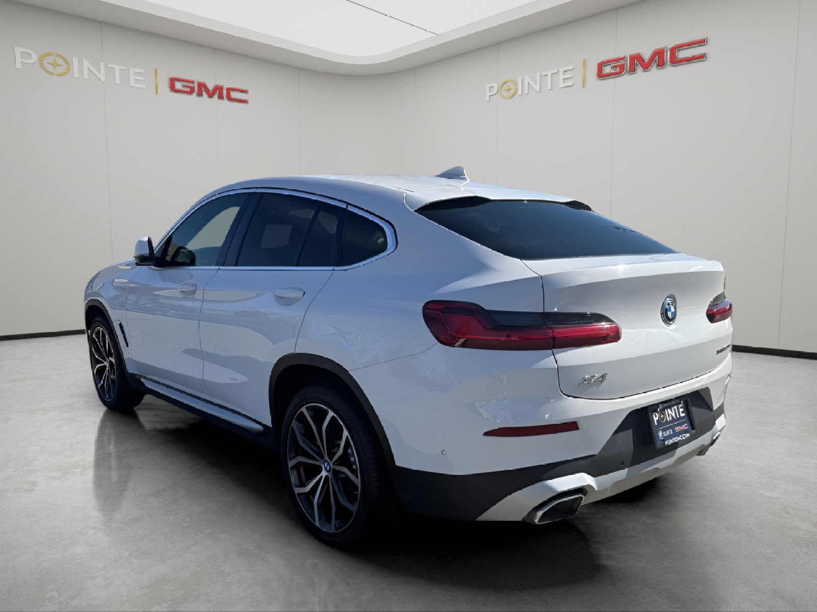 Used 2023 BMW X4 xDrive30i w/ Parking Assistance Package image 31