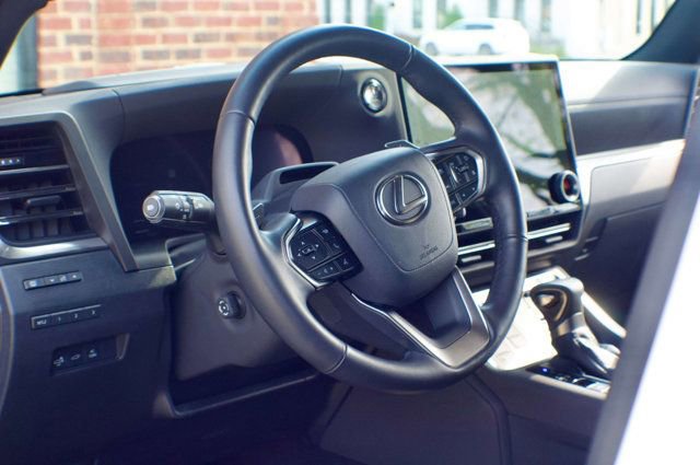 Used 2024 Lexus GX 550 image 20