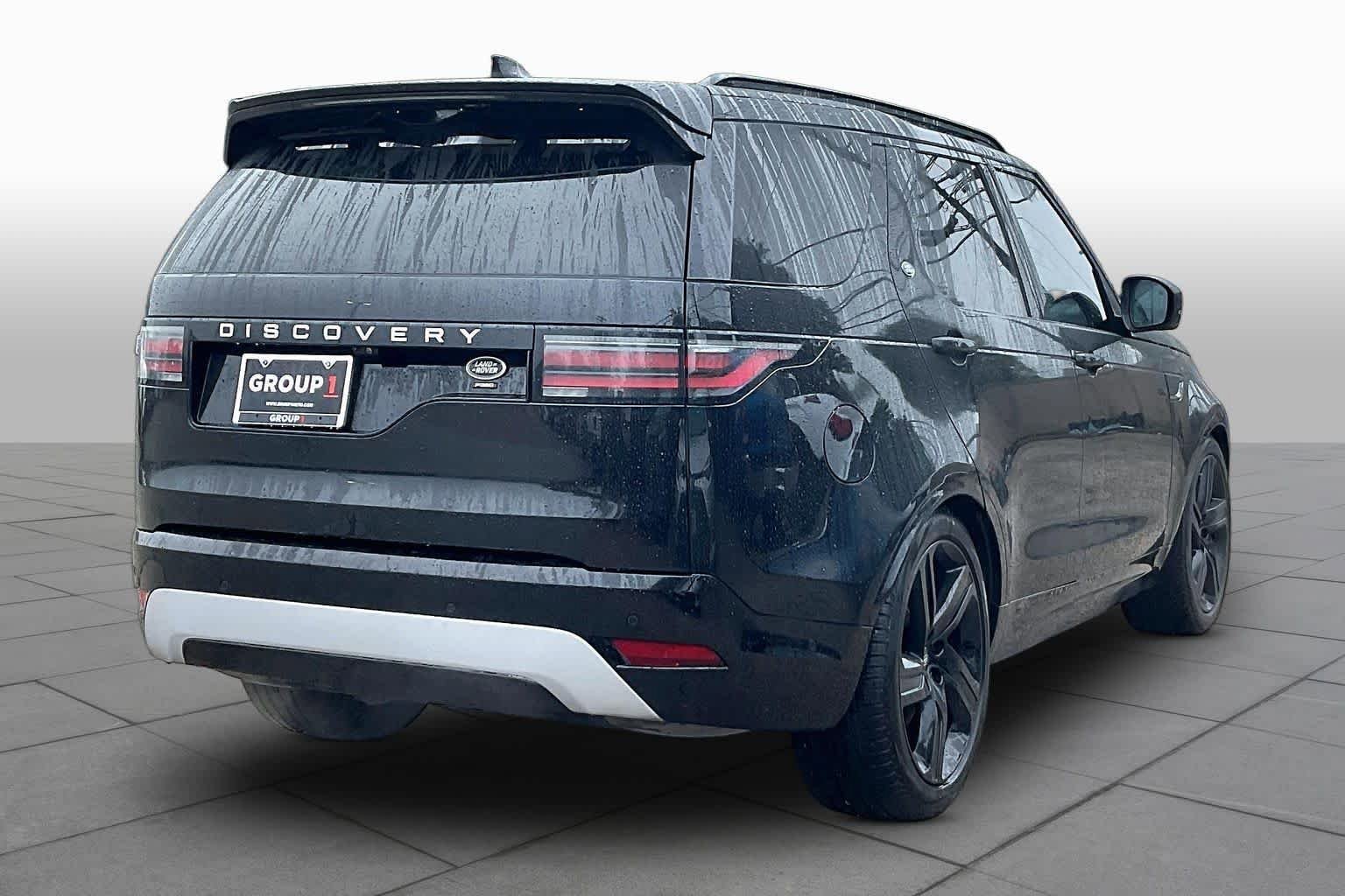 Used 2023 Land Rover Discovery Metropolitan Edition AWD/4WD image 13