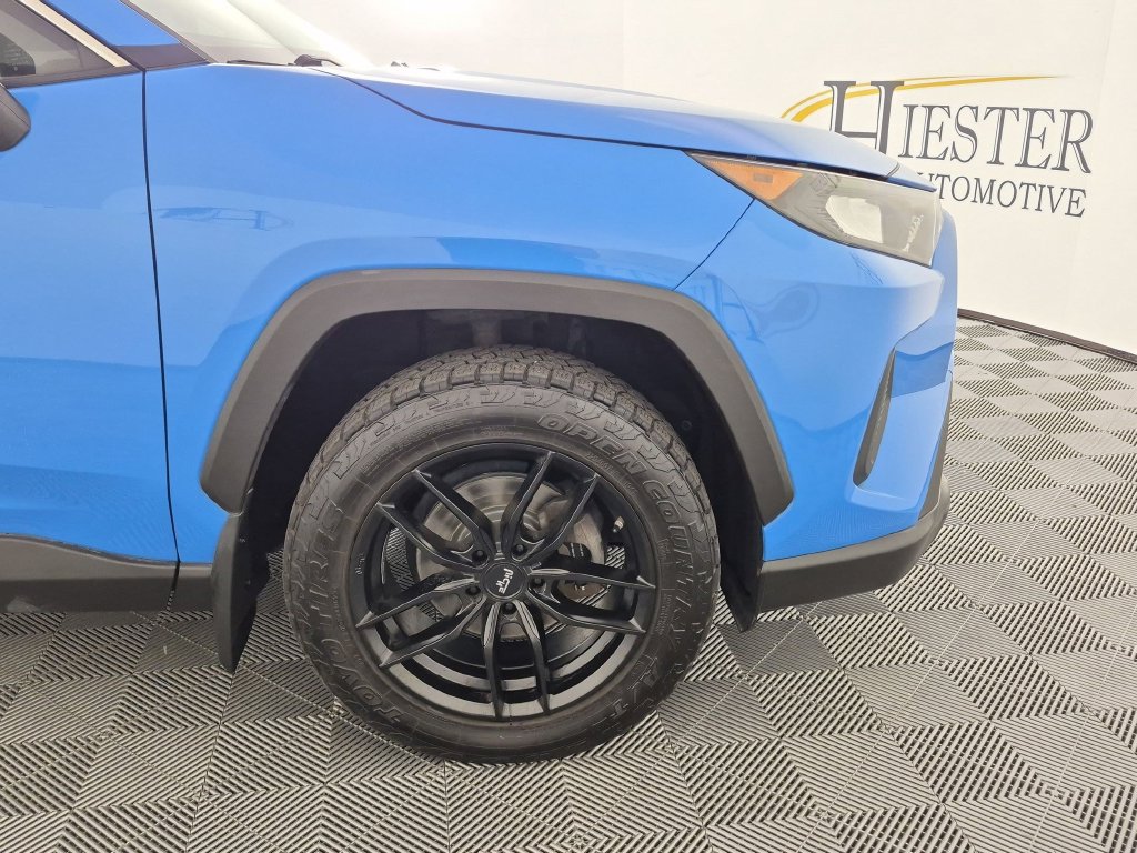 Used 2019 Toyota RAV4 LE w/ All Weather Liner Package AWD/4WD image 11