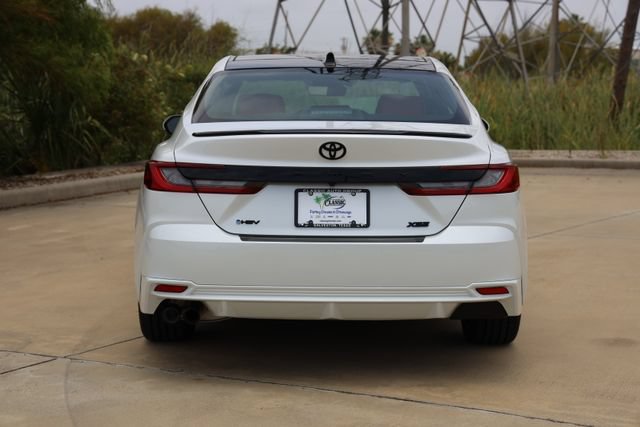 New 2026 Toyota Camry Hybrid FWD image 7