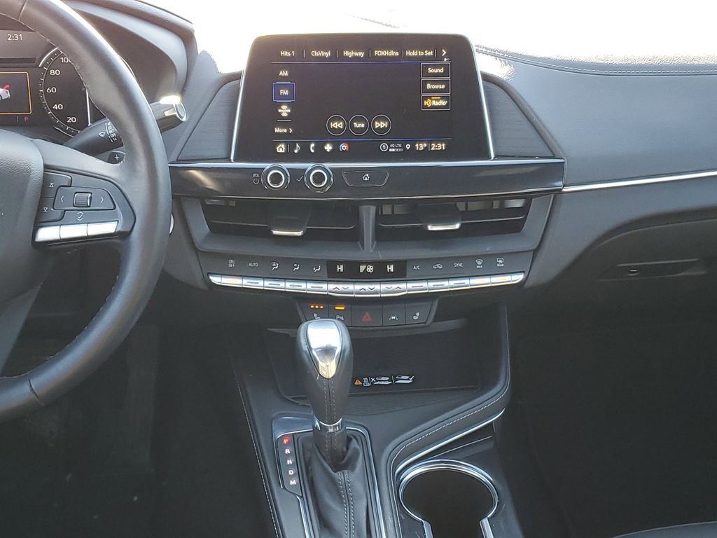 Used 2025 Cadillac CT4 Luxury image 24