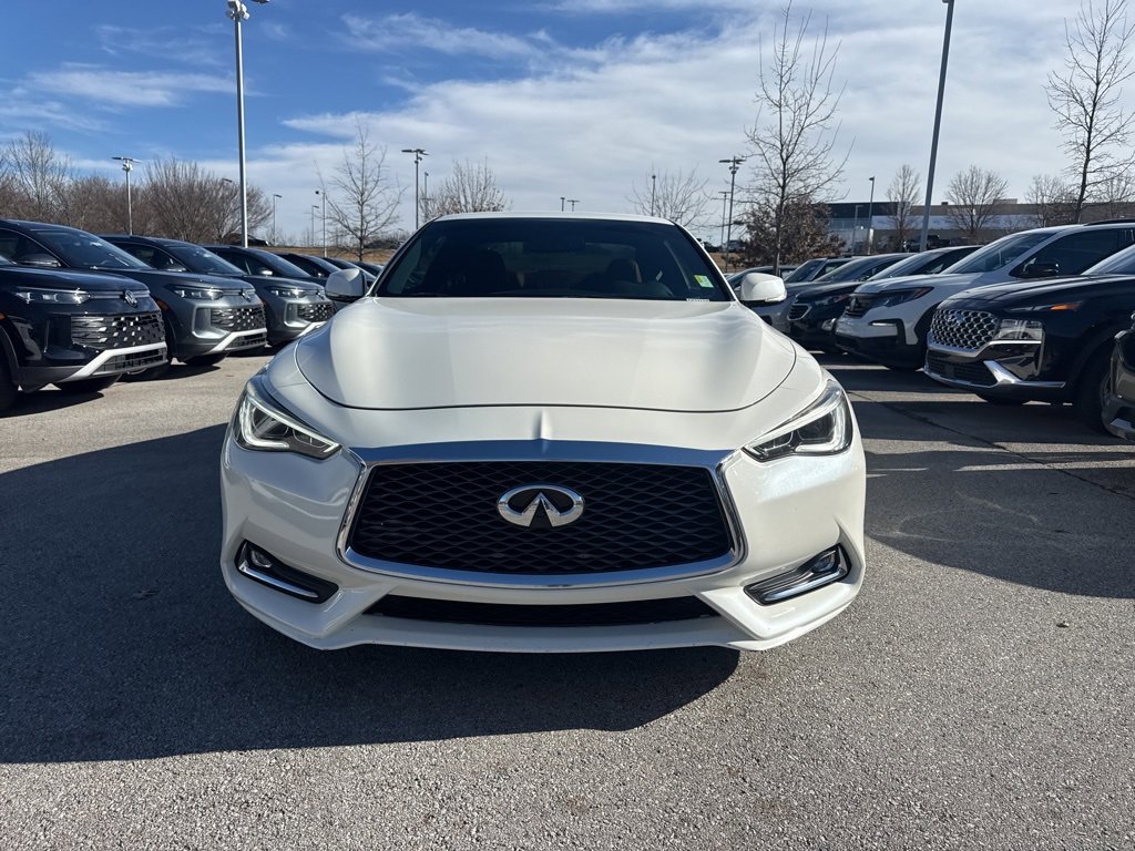 Used 2017 INFINITI Q60 Red Sport 400 image 9