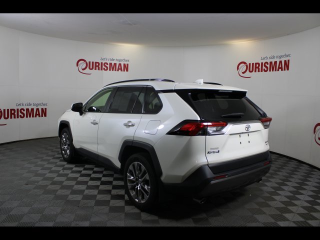 Used 2020 Toyota RAV4 Limited AWD/4WD image 5