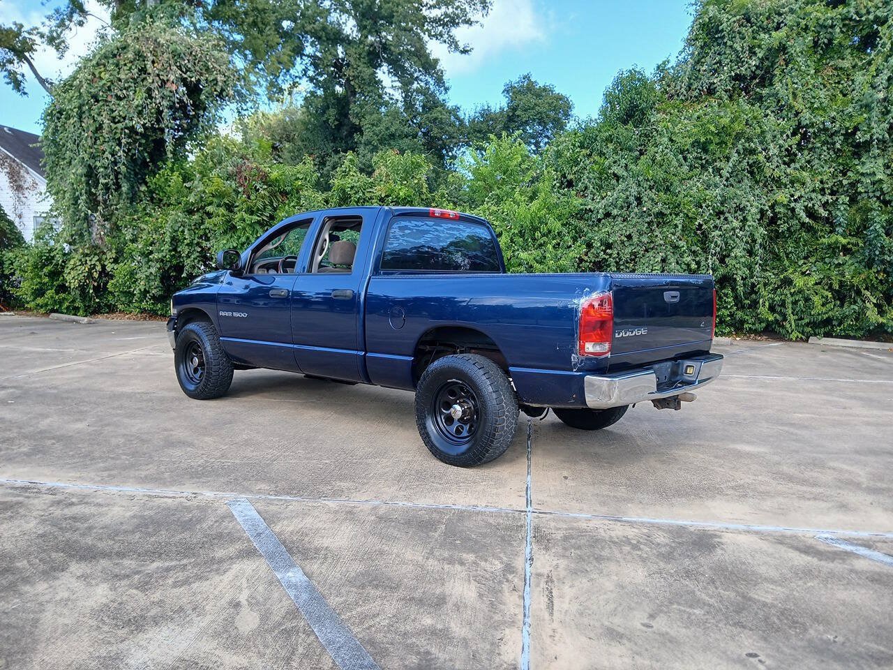 Used 2004 Dodge Ram 1500 Truck SLT w/ Light Group AWD/4WD image 3