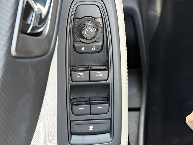 Used 2023 Subaru Forester Premium AWD/4WD image 17