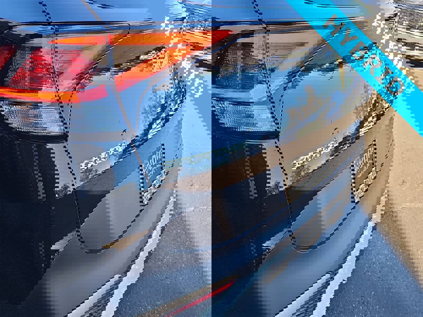 Used 2023 Kia Sportage EX image 11