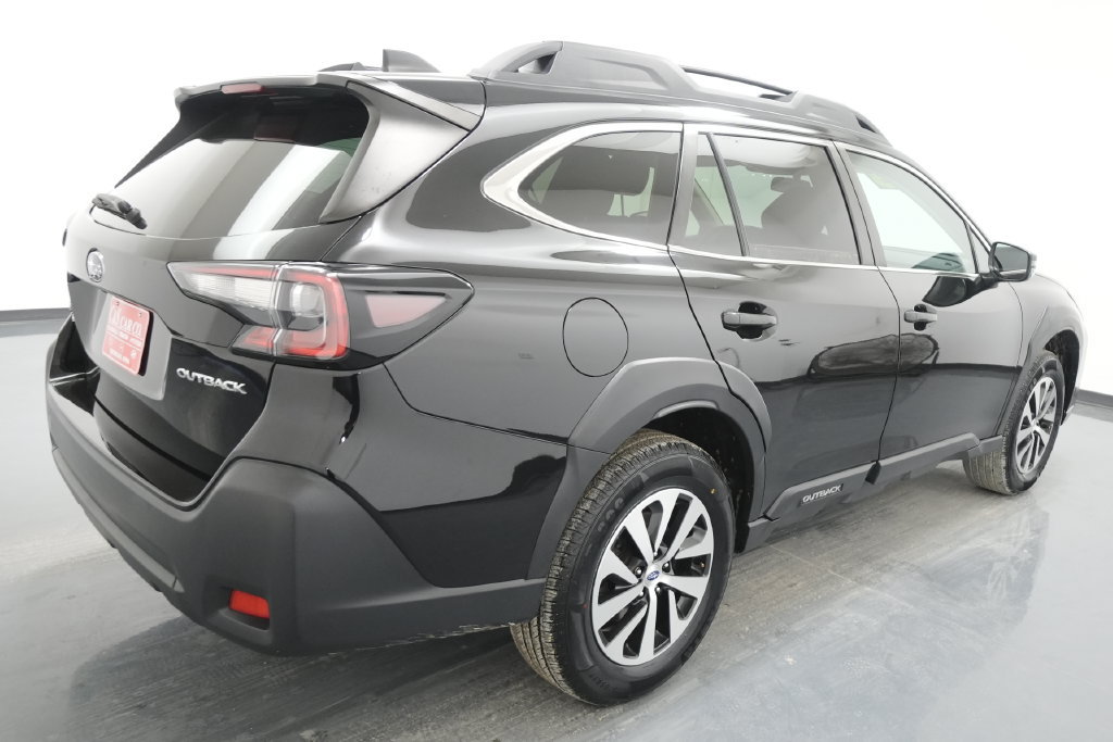 Used 2023 Subaru Outback Premium AWD/4WD image 9