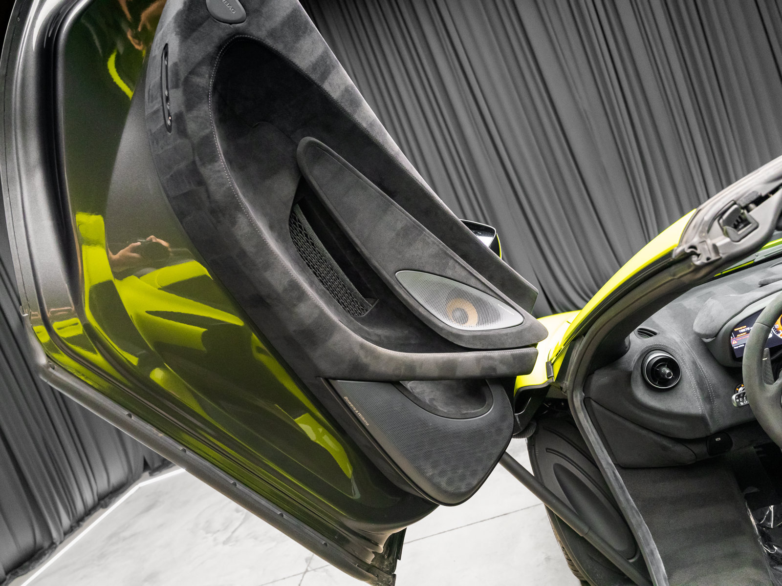 Used 2020 McLaren 600LT Spider RWD image 61