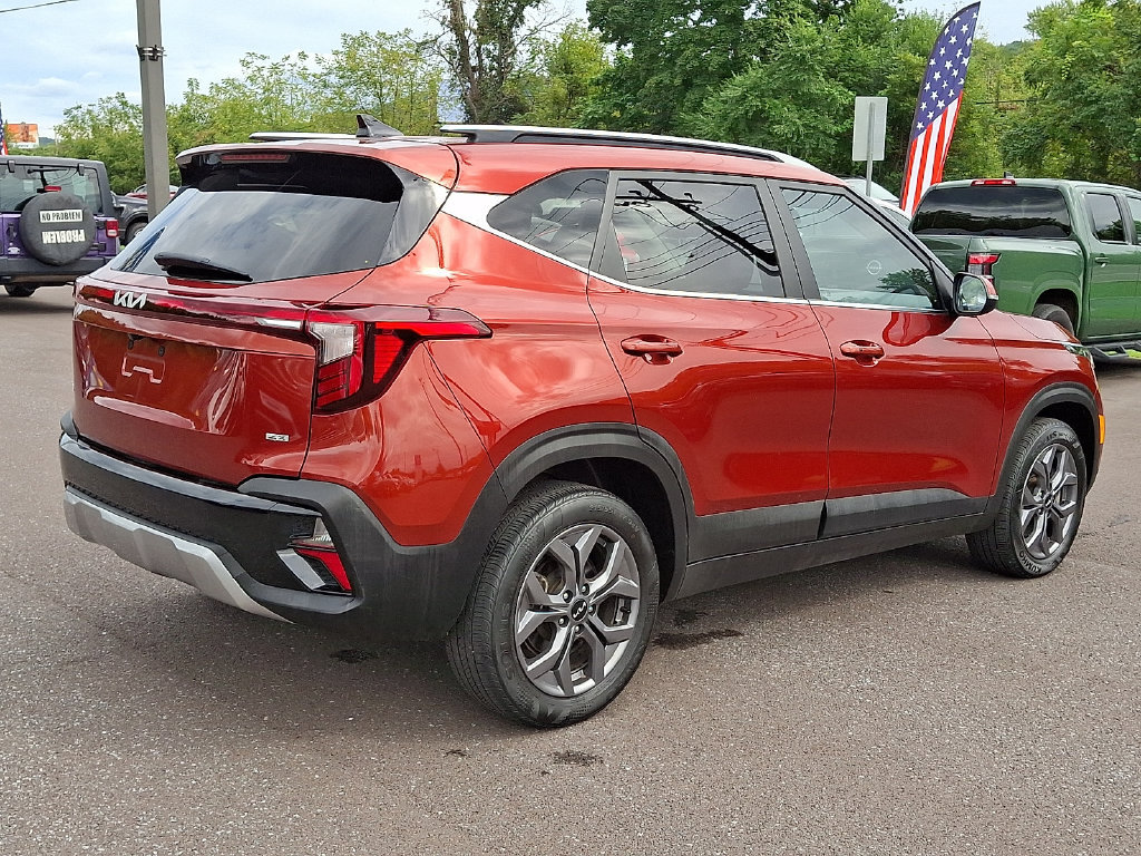 Used 2024 Kia Seltos S AWD/4WD image 11