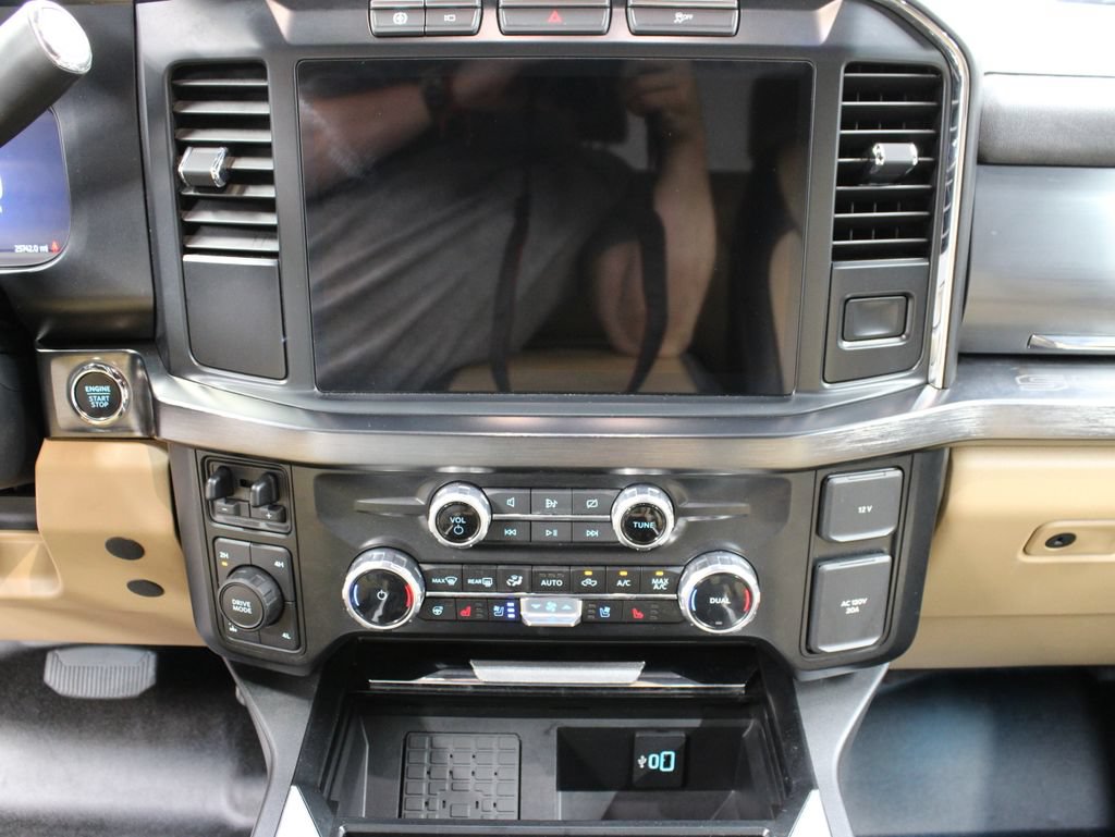 Used 2023 Ford F350 Lariat AWD/4WD image 16