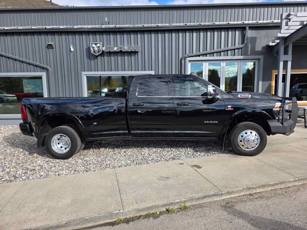 Used 2025 RAM 3500 Longhorn AWD/4WD image 3