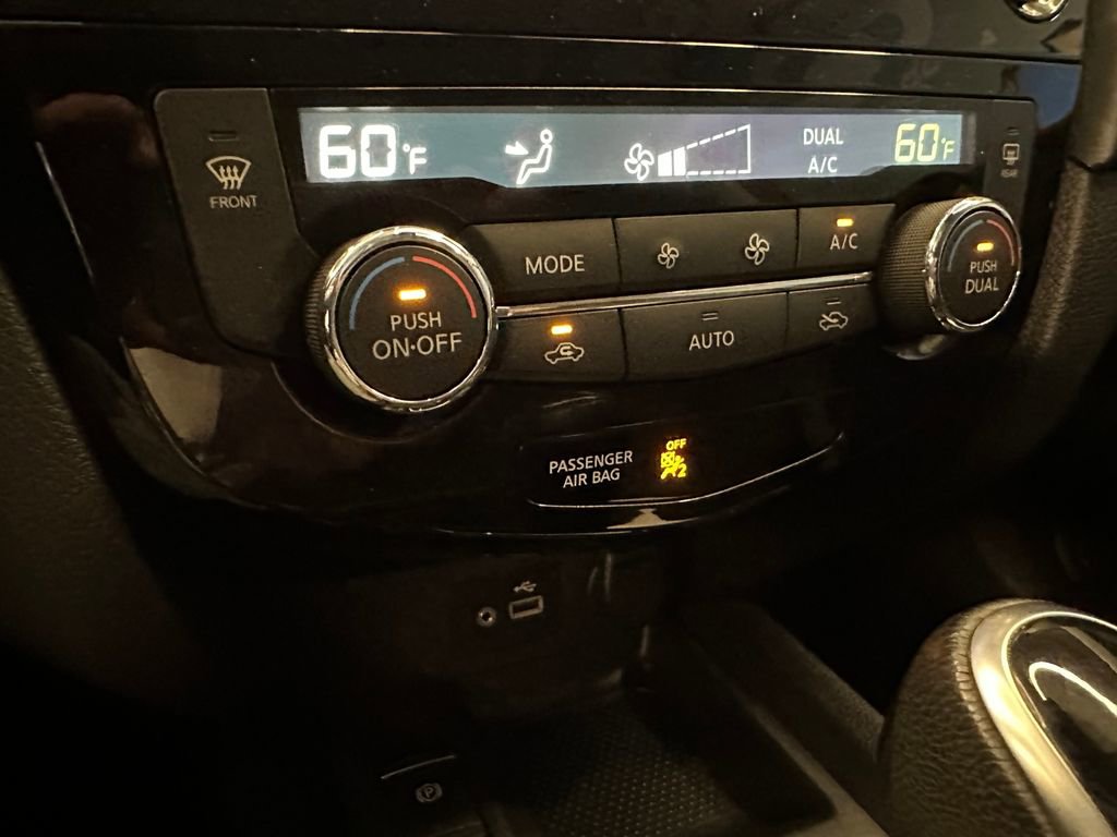 Used 2020 Nissan Rogue SV w/ Sun & Sound Touring Package AWD/4WD image 16