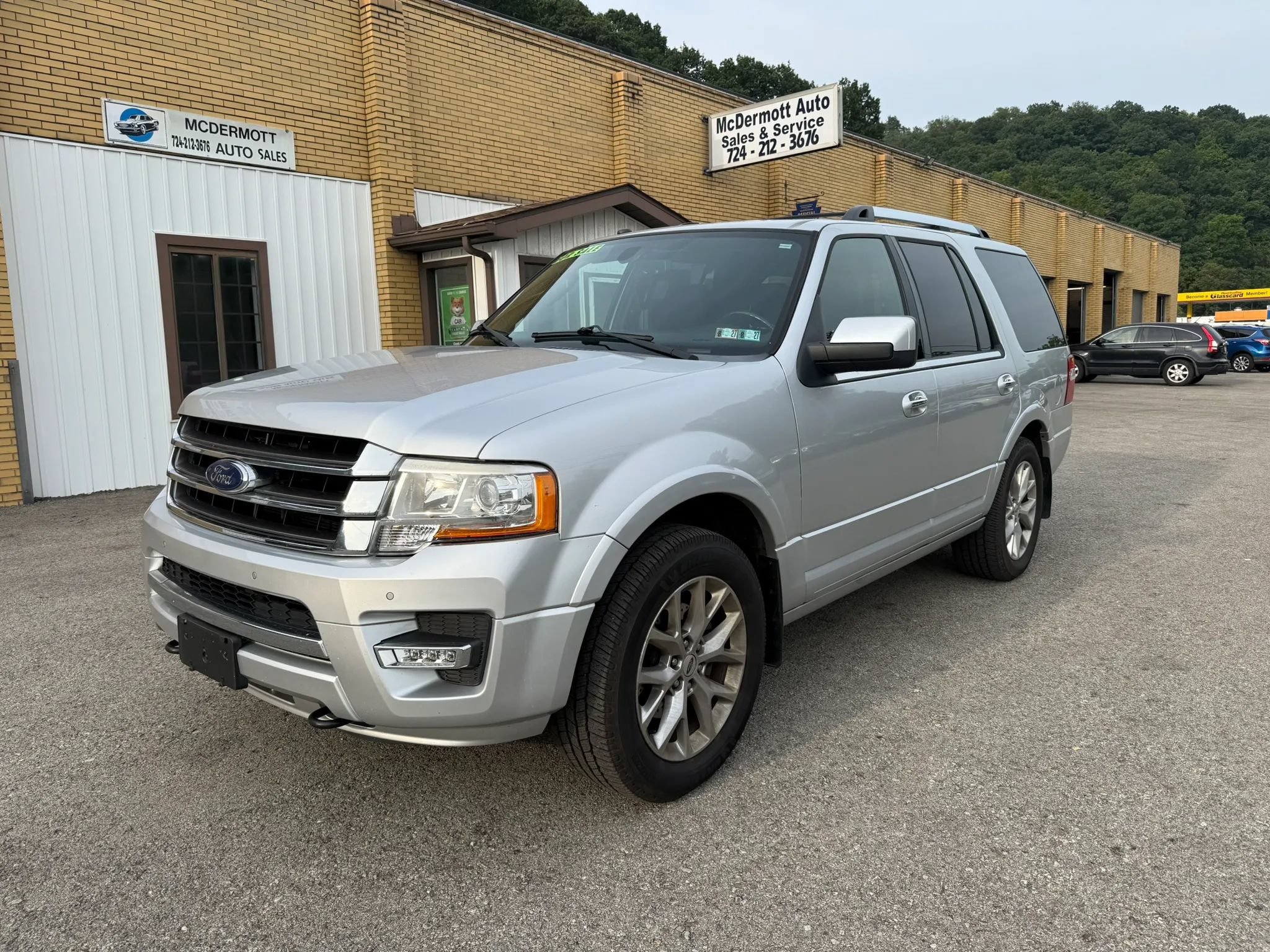 Used 2017 Ford Expedition Limited w/ Equipment Group 301A AWD/4WD image 1
