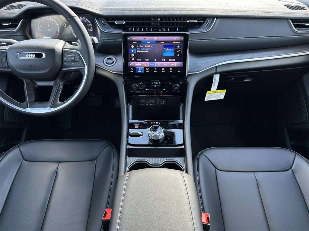 New 2025 Jeep Grand Cherokee Limited image 8