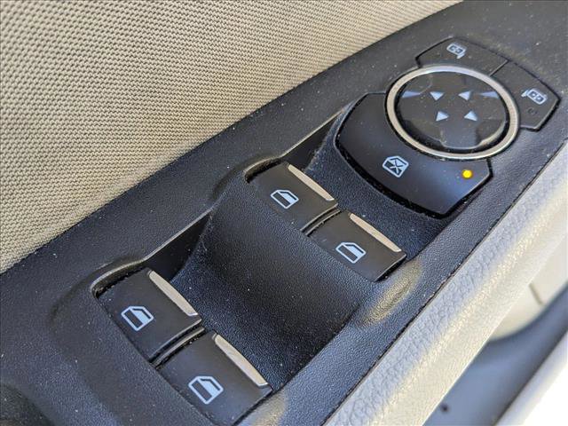 Used 2020 Ford Fusion SE image 9