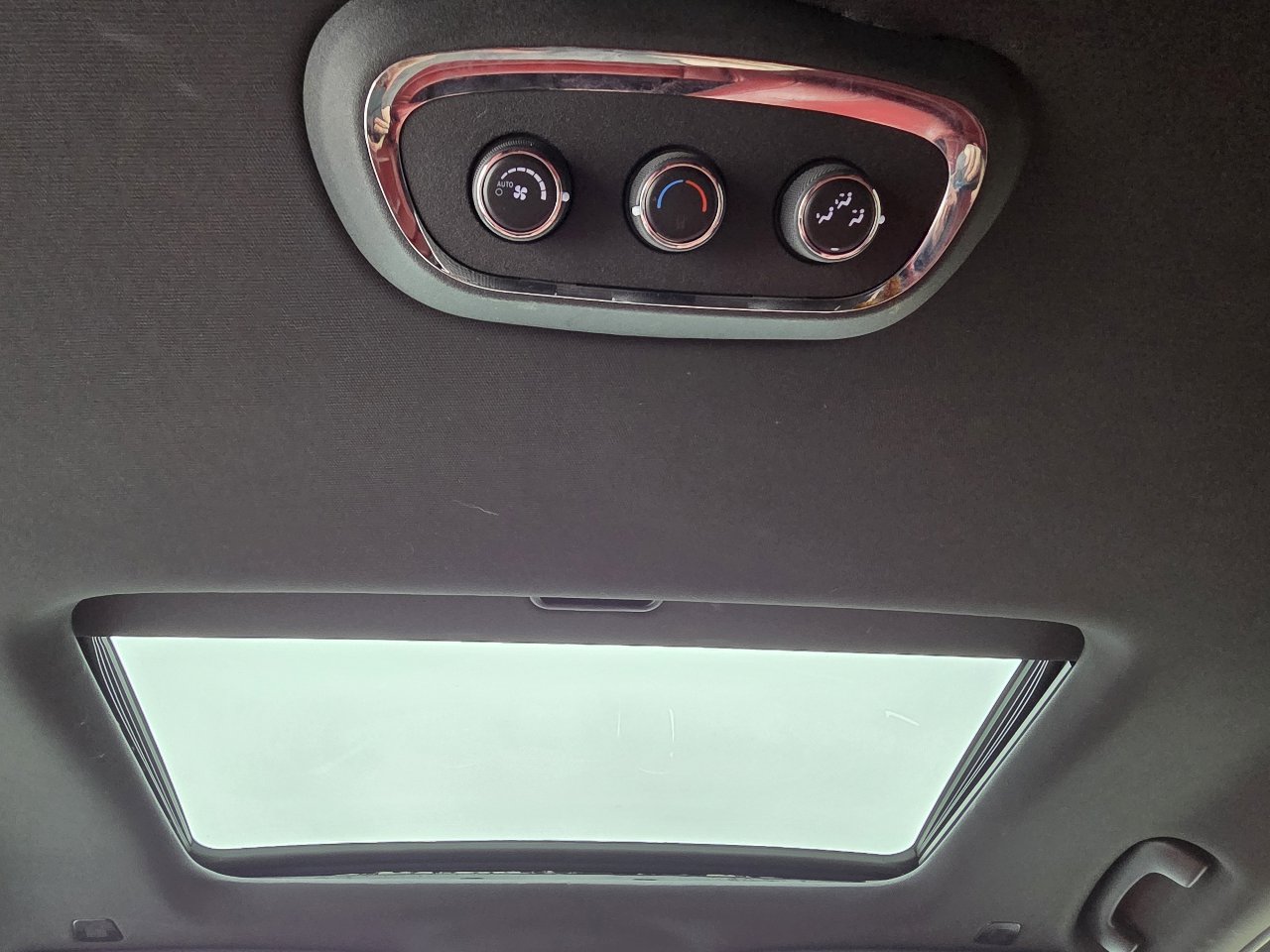 Used 2019 Dodge Durango R/T w/ Blacktop Package image 37