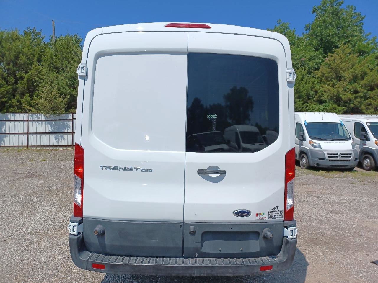 Used 2015 Ford Transit 250 148 Medium Roof RWD image 4