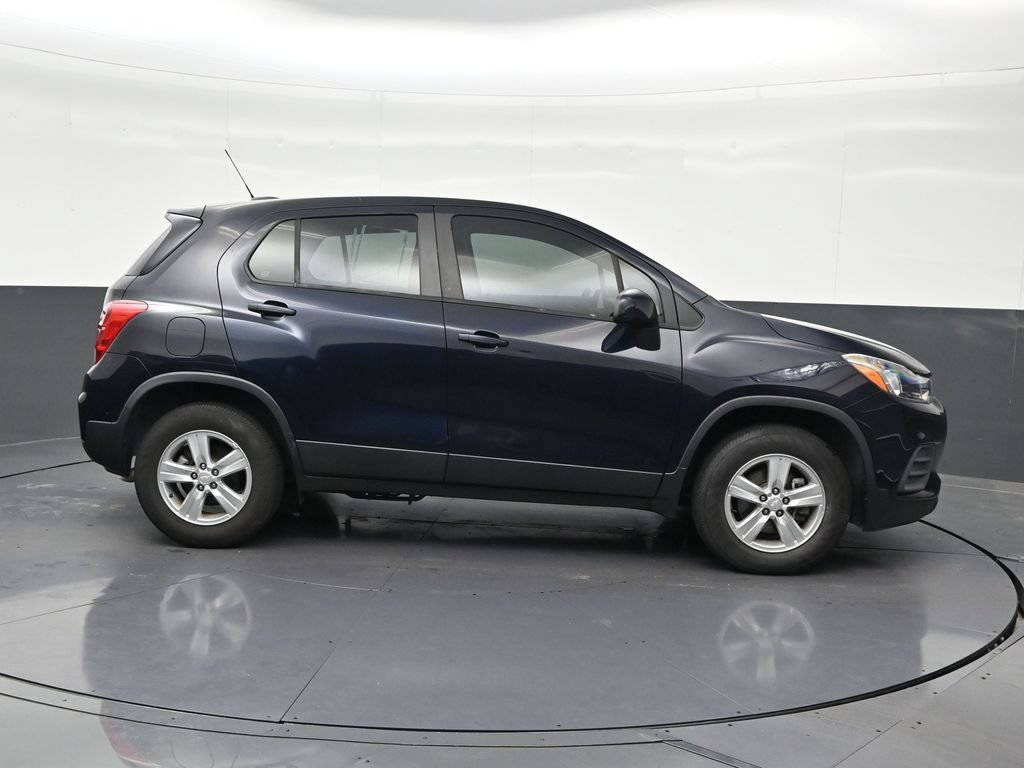 Used 2022 Chevrolet Trax LS AWD/4WD image 7