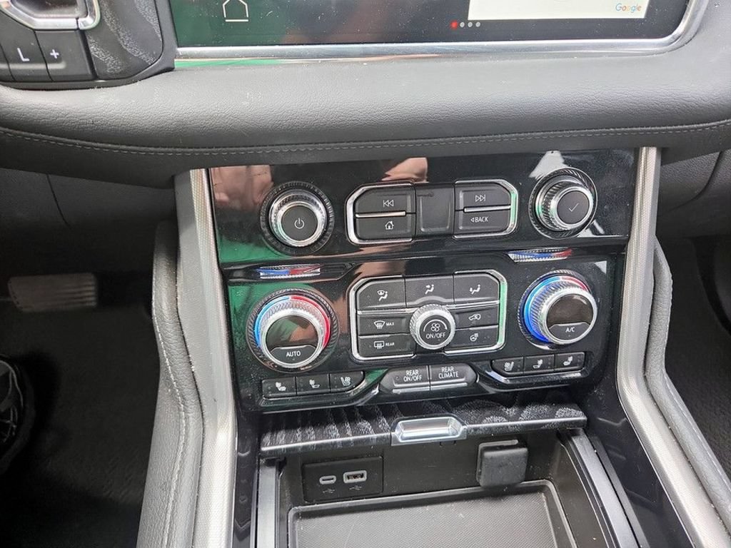 Used 2024 GMC Yukon XL Denali w/ Advanced Technology Package AWD/4WD image 24