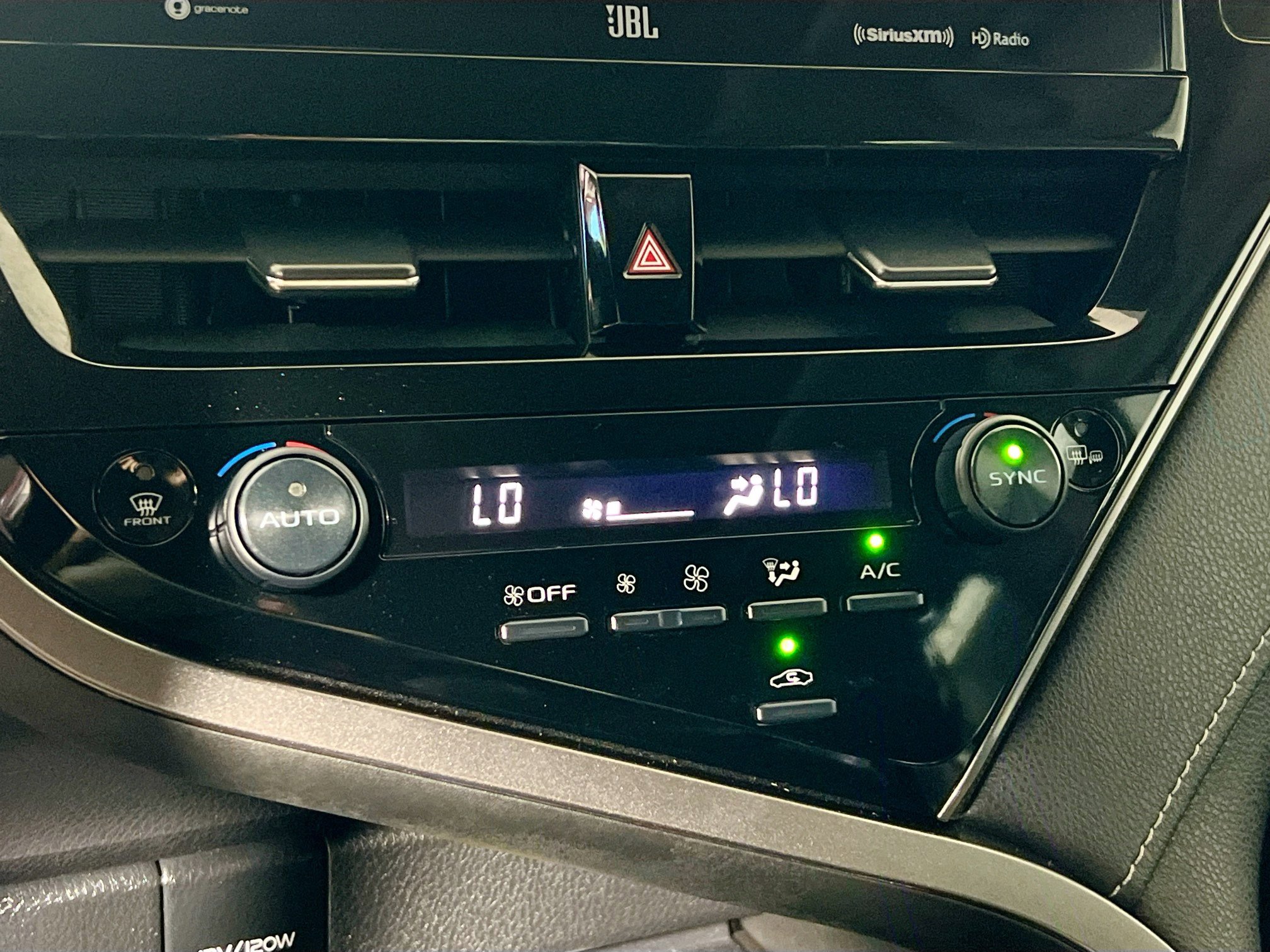 Used 2022 Toyota Camry XSE image 27