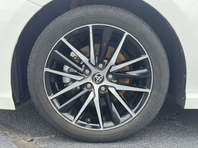 Used 2024 Toyota Camry SE w/ Cold Weather Package FWD image 14