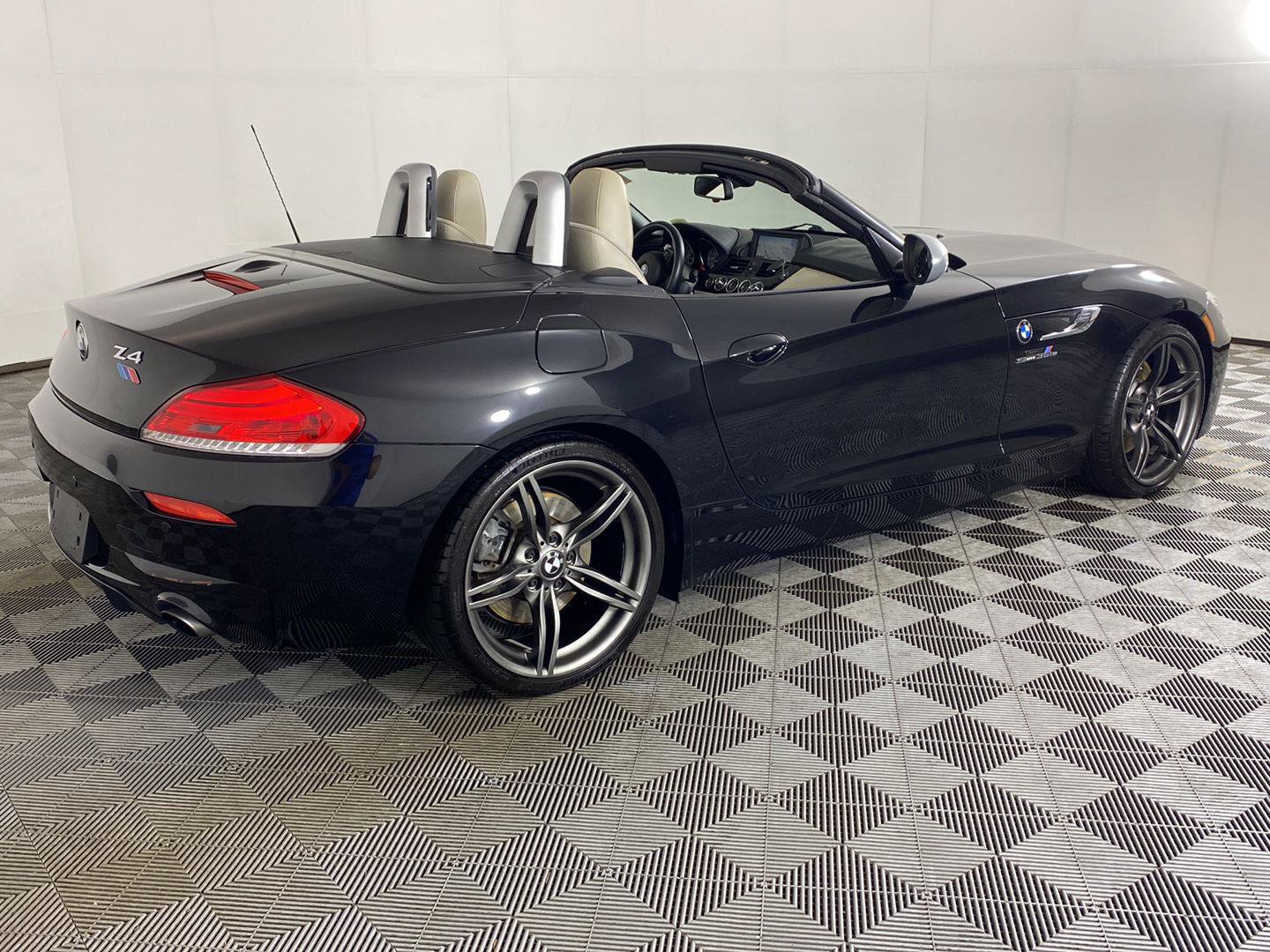 Used 2011 BMW Z4 sDrive35is RWD image 23
