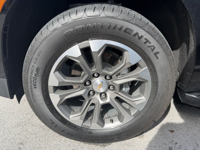 Used 2025 Chevrolet Tahoe LS RWD image 9