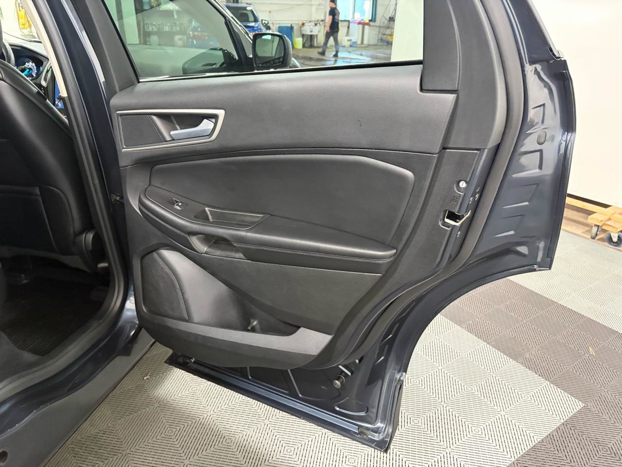 Used 2024 Ford Edge SEL w/ Convenience Package AWD/4WD image 15