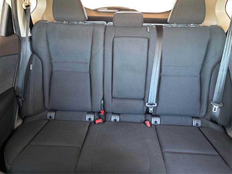 Used 2023 Nissan Rogue S image 25