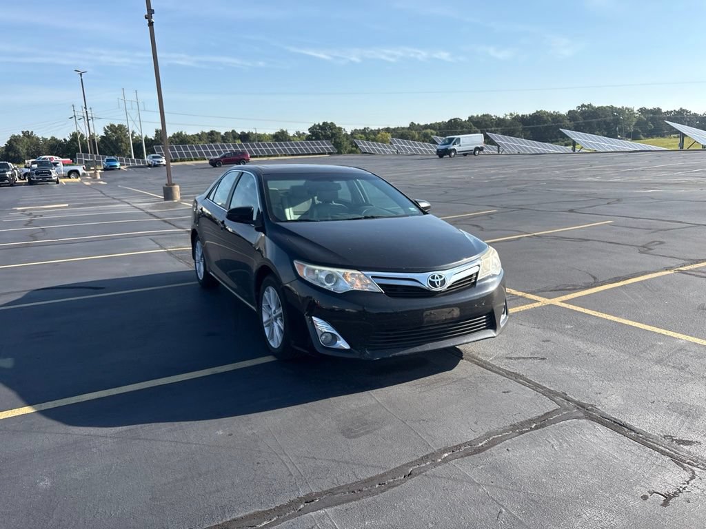 Used 2014 Toyota Camry XLE w/ Leather Package FWD image 6
