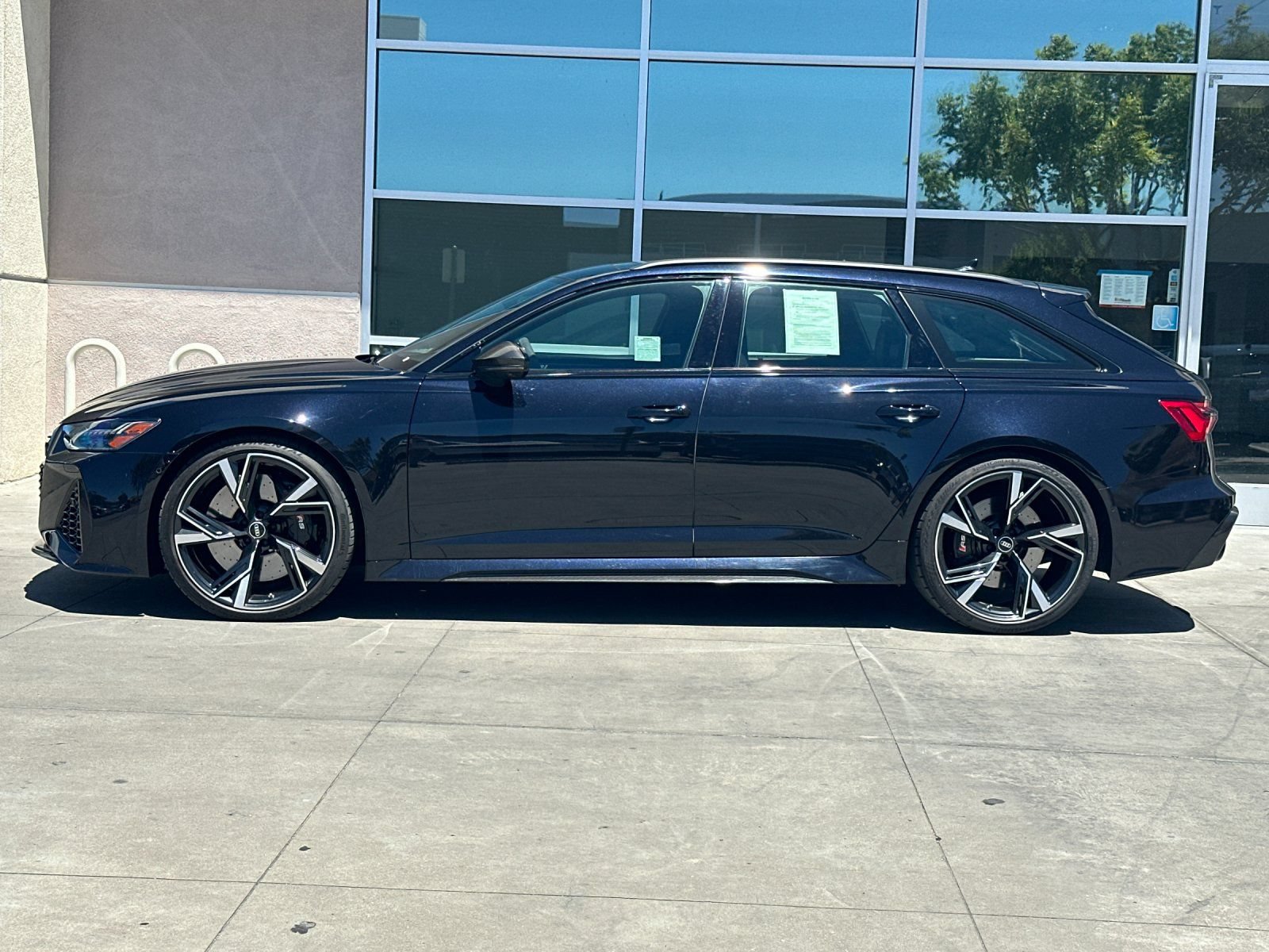 Used 2022 Audi RS 6 AWD/4WD image 3