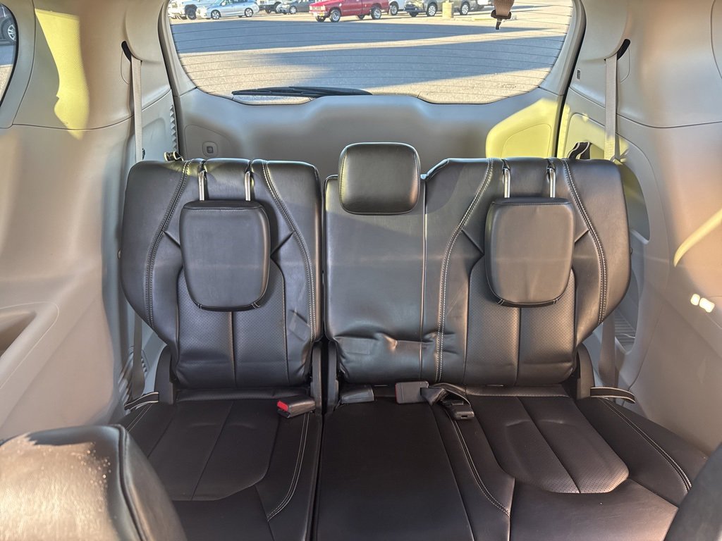 Used 2024 Chrysler Pacifica Touring-L image 20