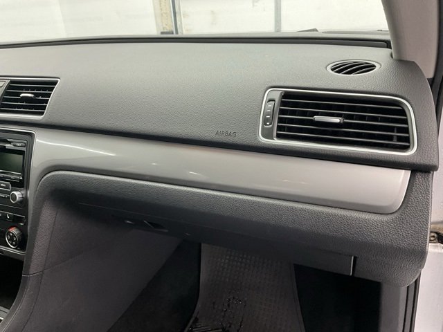 Used 2014 Volkswagen Passat Wolfsburg Edition image 10